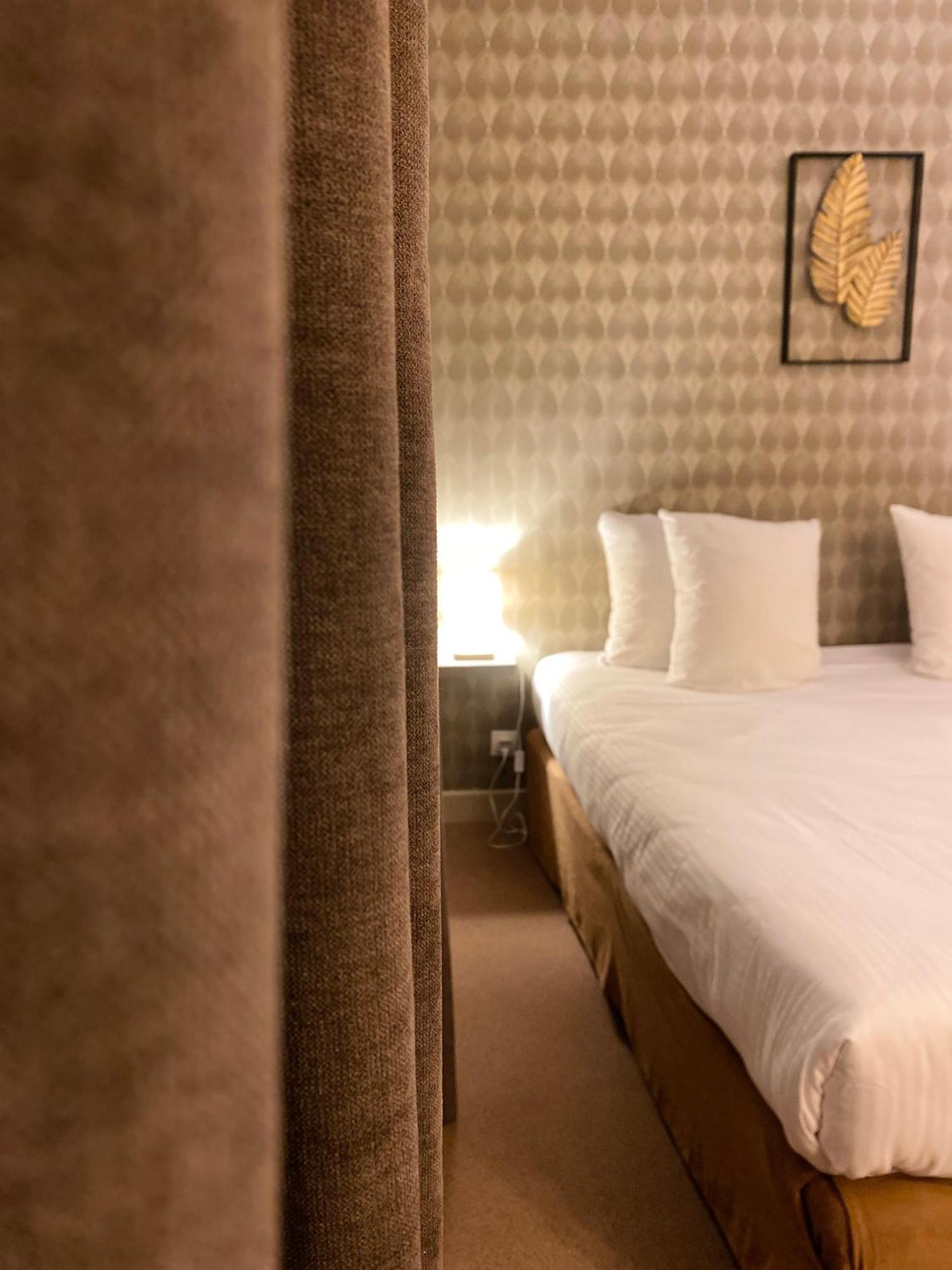 Logis Hotel Medieval, Montelimar Nord Rochemaure Экстерьер фото