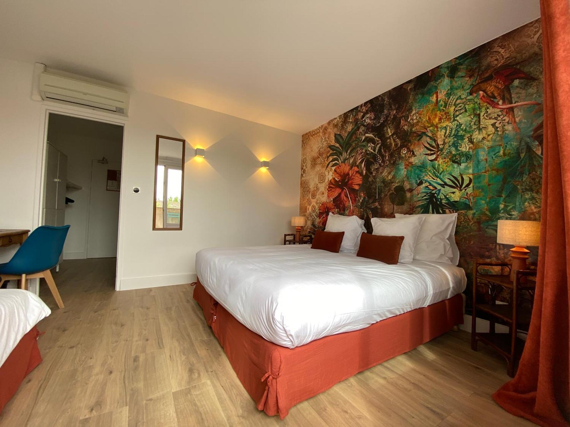 Logis Hotel Medieval, Montelimar Nord Rochemaure Экстерьер фото